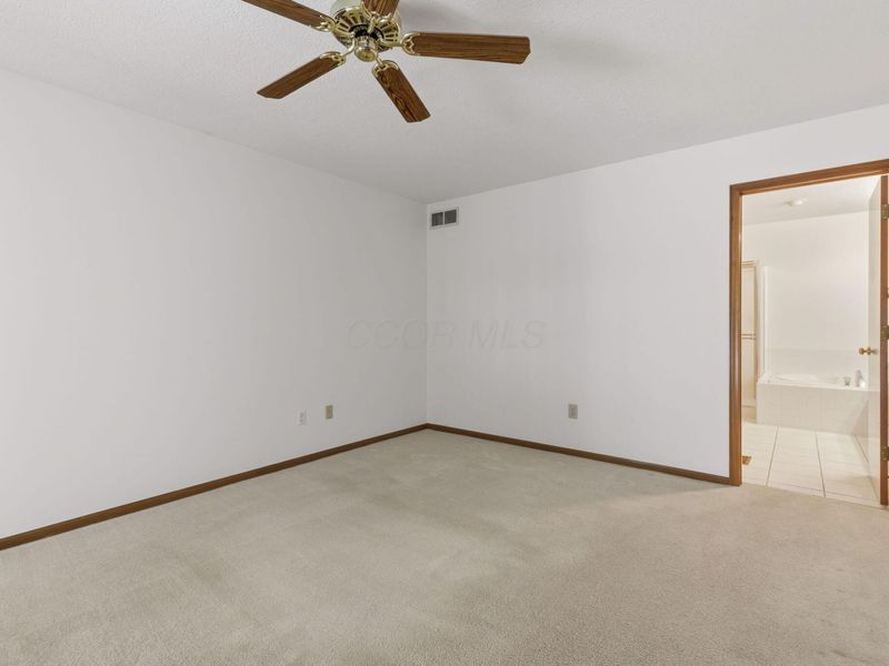 6526 Upper Lake Circle, Westerville, OH 43082 Photo 18
