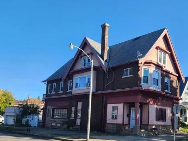 2100 S 28th STREET, Unit 2102, Milwaukee, WI 53215