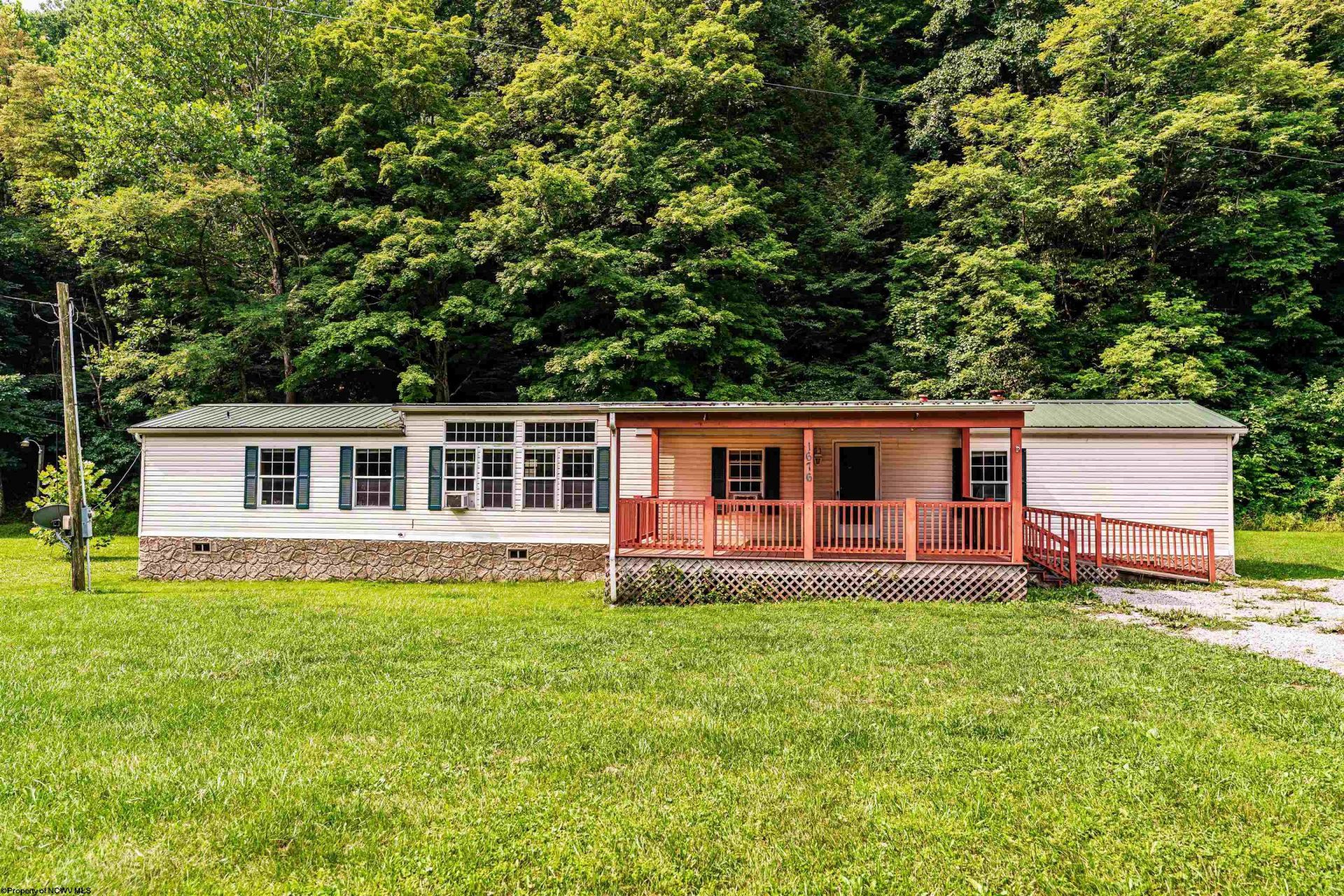 1676 Daybrook Road, Fairview, WV 26570 Main Photo