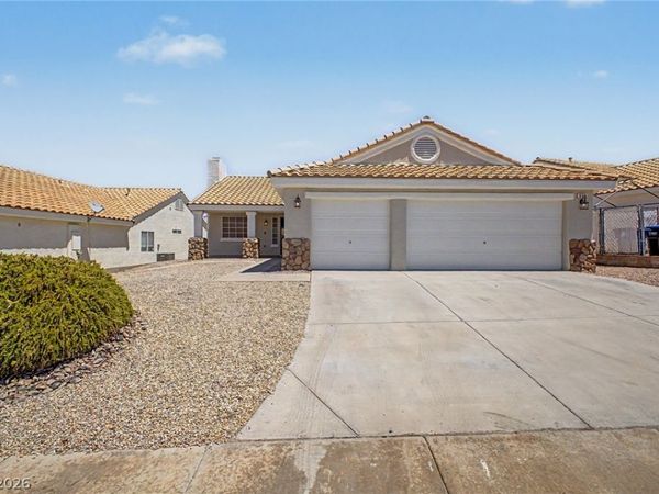 695 W Pacific Avenue , Henderson, NV 89002