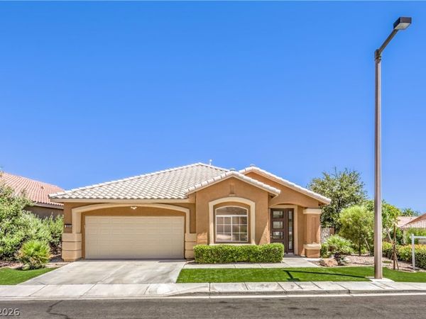 800 Royal Elm Lane , Las Vegas, NV 89144