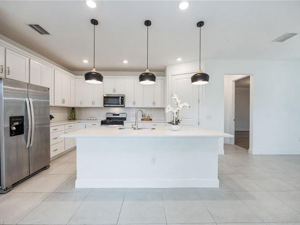 10335 Ventana LN, NAPLES, FL 34120