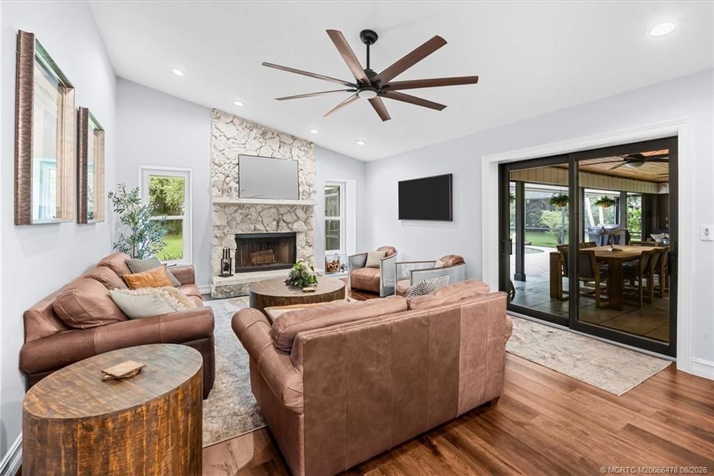 366 NE Ficus Terrace, Jensen Beach, FL 34957 Photo