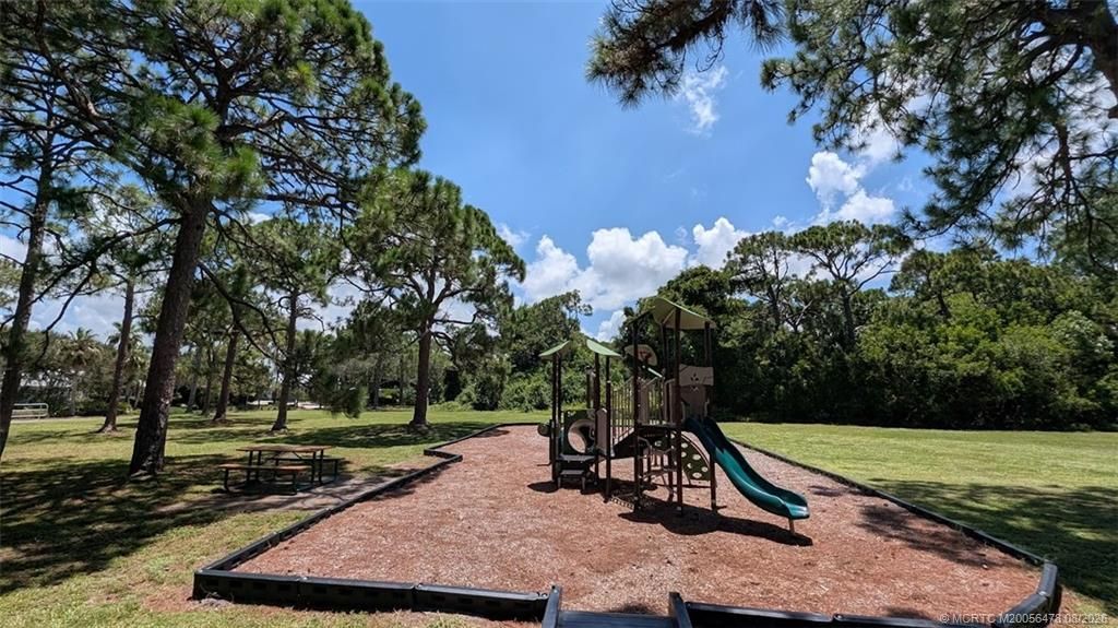 366 NE Ficus Terrace, Jensen Beach, FL 34957 Photo