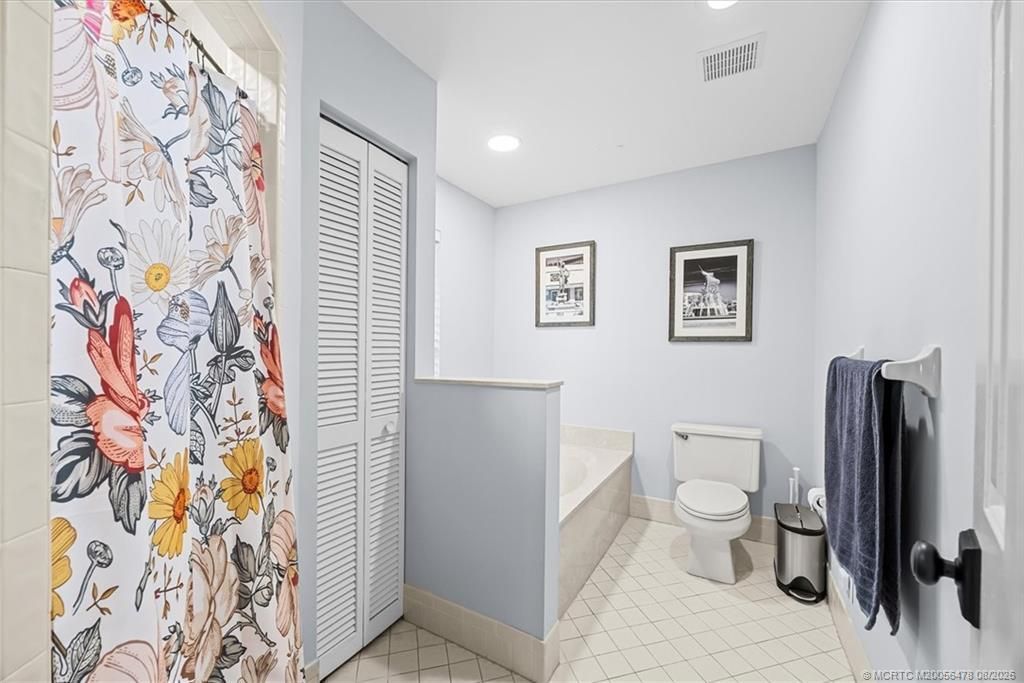 366 NE Ficus Terrace, Jensen Beach, FL 34957 Photo