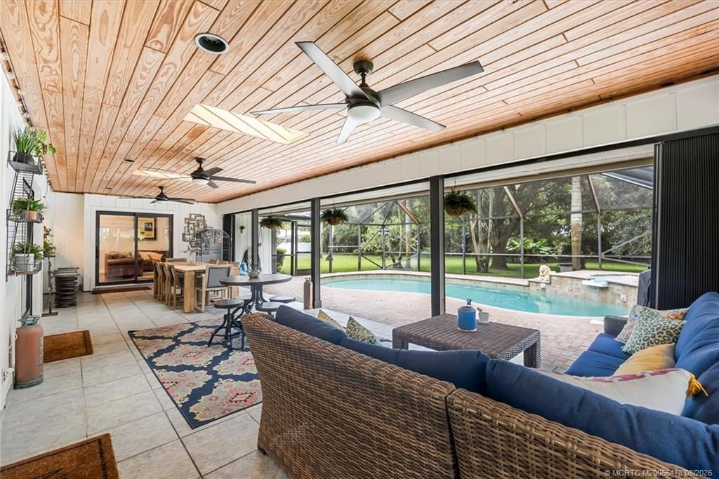 366 NE Ficus Terrace, Jensen Beach, FL 34957 Photo