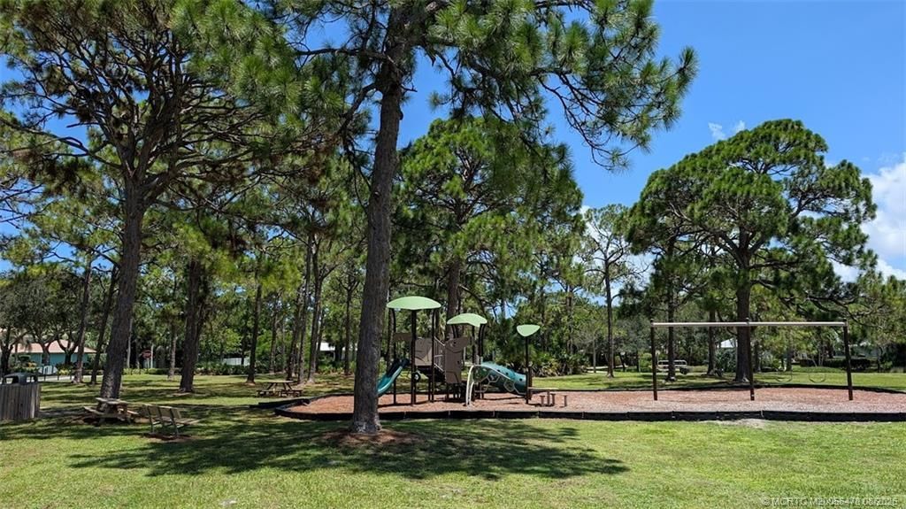 366 NE Ficus Terrace, Jensen Beach, FL 34957 Photo