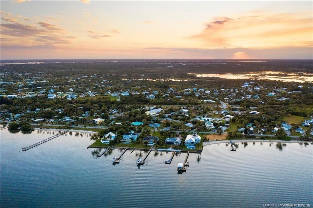 366 NE Ficus Terrace, Jensen Beach, FL 34957 Photo