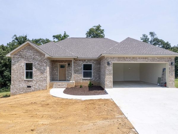 177 Cox Cemetery Rd, Killen, AL 35645