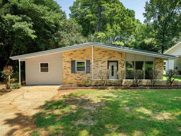 314 Normandy Dr, Florence, AL 35630
