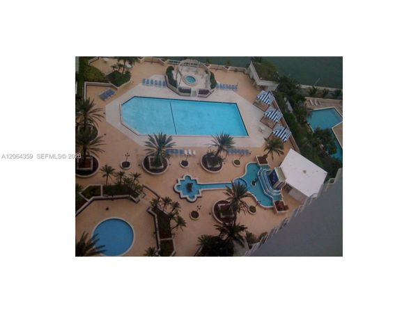 7601 E Treasure Dr , Unit 921, North Bay Village, FL 33141