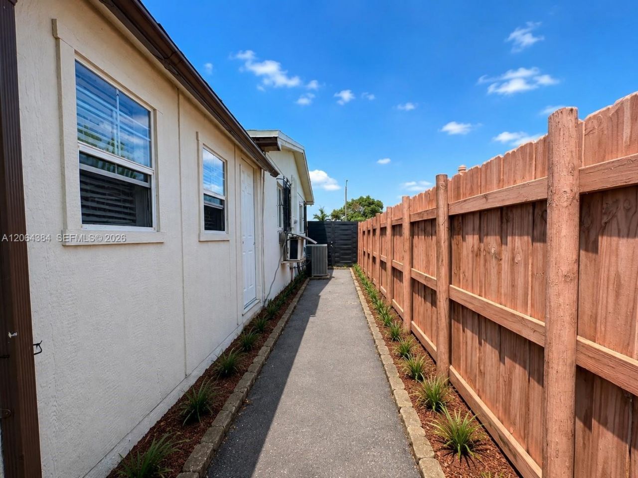 2950 NW 210th Ter, Miami Gardens, FL 33056 Photo