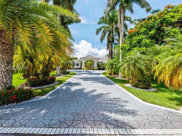 11302 NW 9th St , Plantation, FL 33325