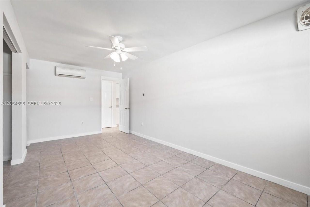 681/683 95th Ave N , Naples, FL 34108 Photo