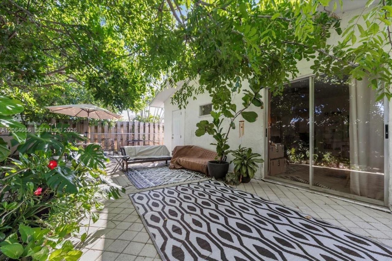 681/683 95th Ave N , Naples, FL 34108 Photo