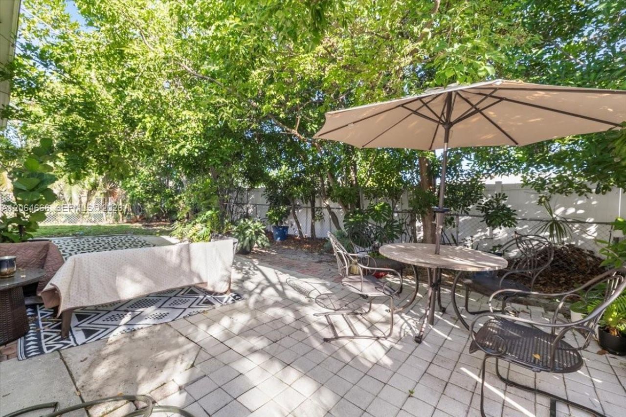 681/683 95th Ave N , Naples, FL 34108 Photo