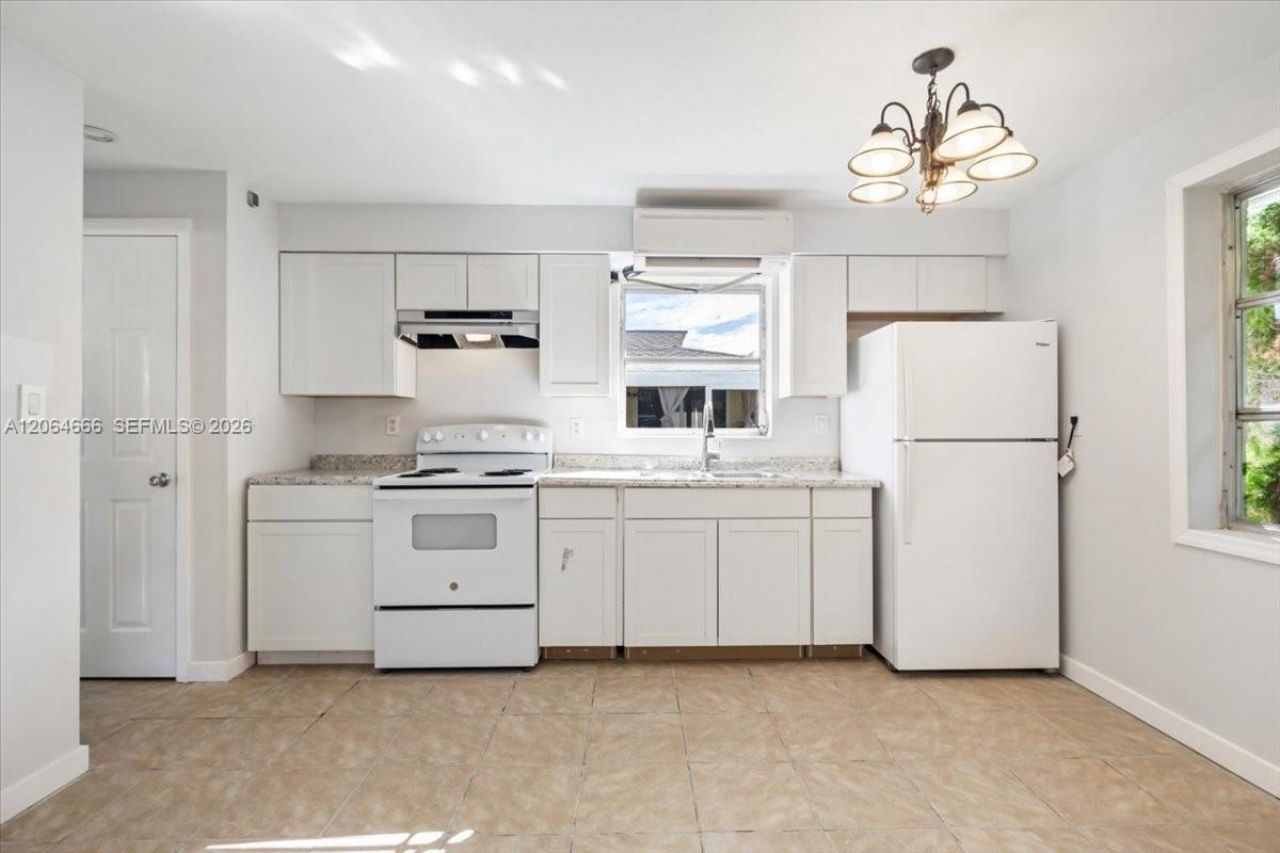 681/683 95th Ave N , Naples, FL 34108 Photo