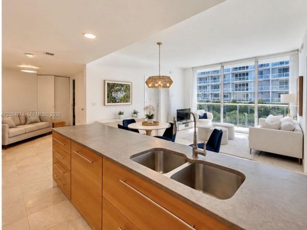 475 Brickell Ave, Unit 1609, Miami, FL 33131