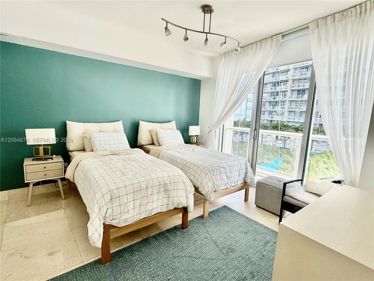475 Brickell Ave , Unit 1609, Miami, FL 33131 Photo