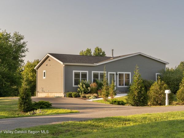 16 Lucas Lane, Hudson, NY 12534
