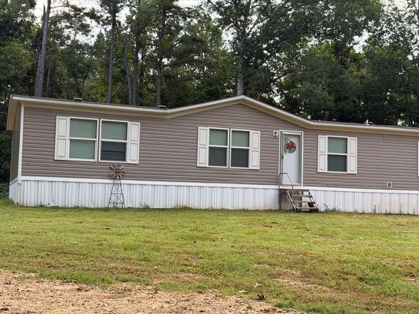 352 Zero Road, Grenada, MS 38901
