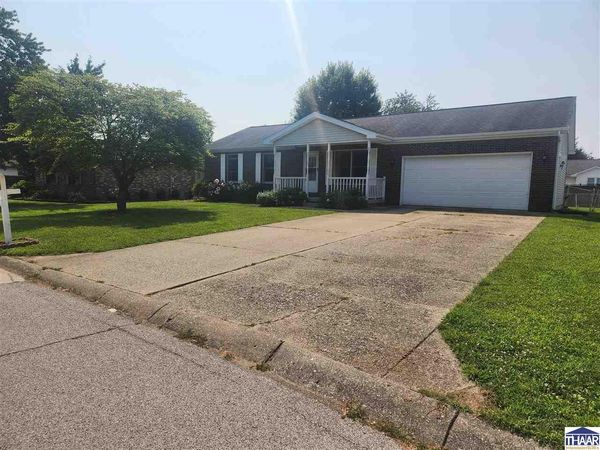 937 E Sunset Pike Drive, Terre Haute, IN 47802
