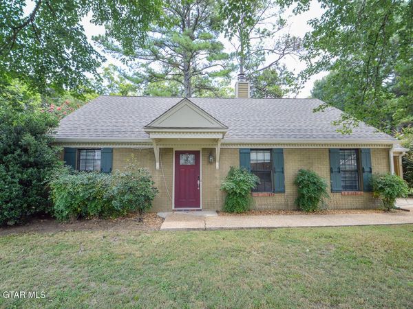 1803 Douglas McArthur Drive, Starkville, MS 39759