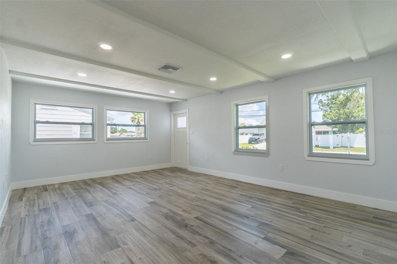 116 85th Avenue N, Saint Petersburg, FL 33702 Photo