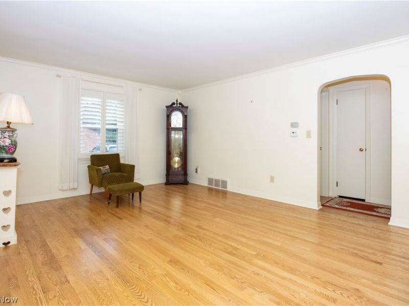 127 S Pleasant Street, Loudonville, OH 44842 Photo 2