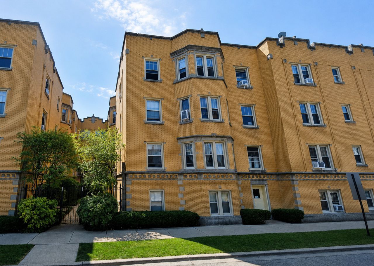 7444 Adams Street, Unit 1E, Forest Park, IL 60130 Main Photo