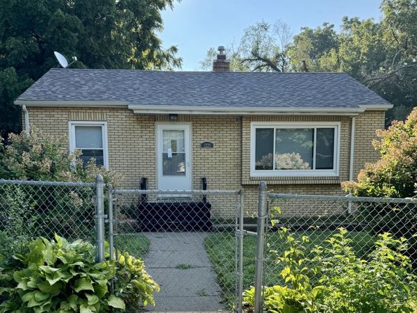 1229 WARREN Street , Davenport, IA 52804