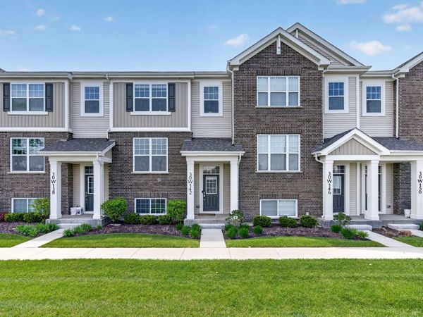 30W142 Wheeler Circle , Warrenville, IL 60563