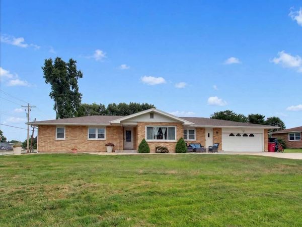 1201 Gayla Drive, Quincy, IL 62305