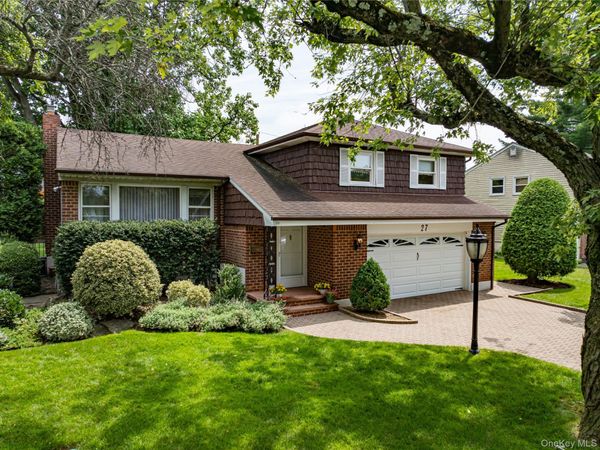 27 Ann Drive, Syosset, NY 11791