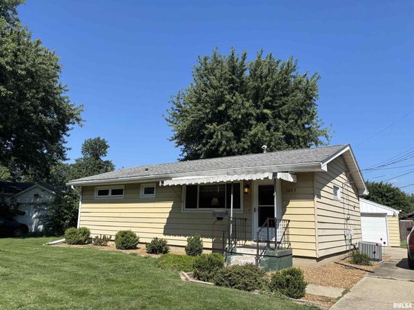 3605 Moorgate Drive, Springfield, IL 62703