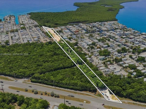 18 Kay Dr , Key Largo, FL 33037