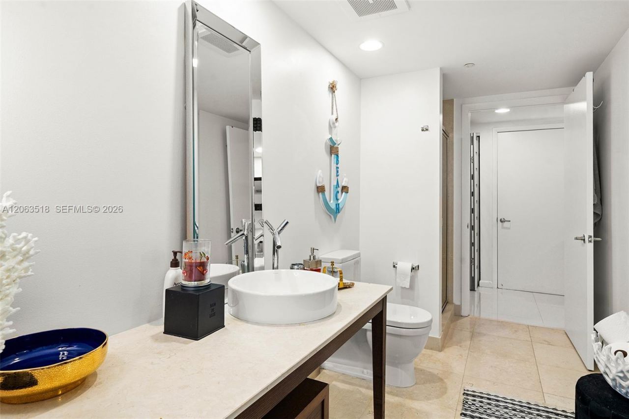 495 Brickell Ave , Unit 1802, Miami, FL 33131 Photo