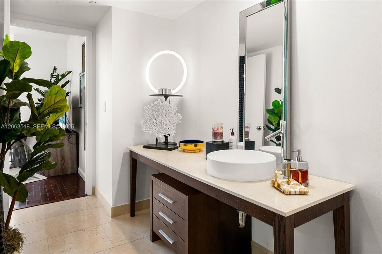 495 Brickell Ave , Unit 1802, Miami, FL 33131 Photo