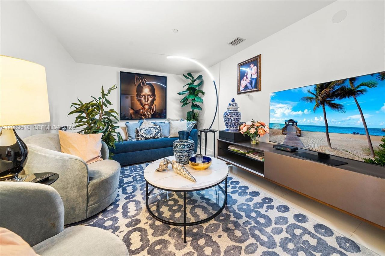 495 Brickell Ave , Unit 1802, Miami, FL 33131 Photo