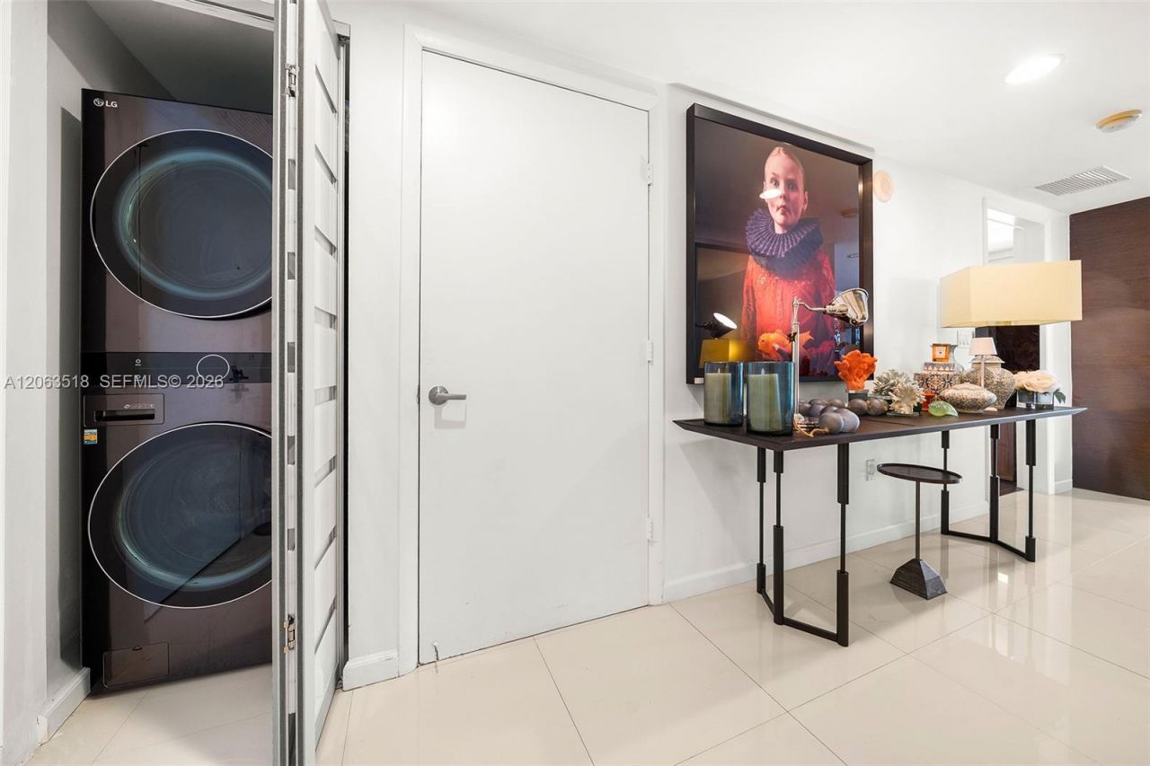 495 Brickell Ave , Unit 1802, Miami, FL 33131 Photo
