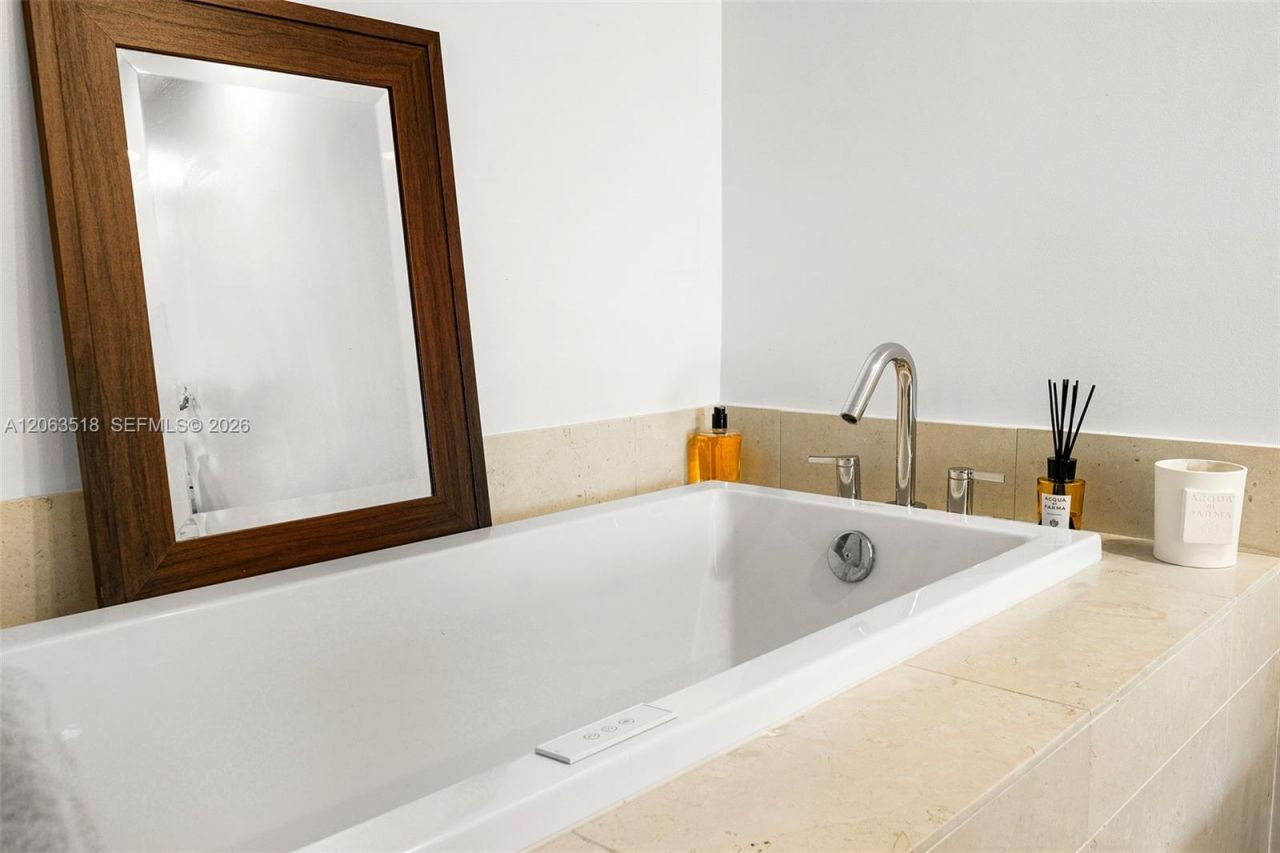 495 Brickell Ave , Unit 1802, Miami, FL 33131 Photo