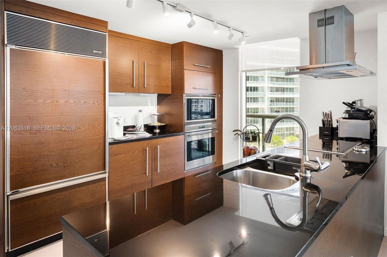 495 Brickell Ave , Unit 1802, Miami, FL 33131 Photo