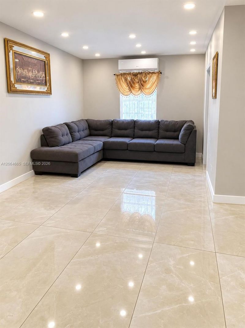 2118 NW 86th St, Miami, FL 33147 Photo
