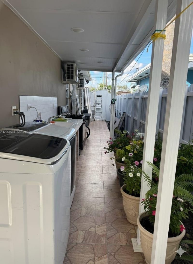 2118 NW 86th St, Miami, FL 33147 Photo
