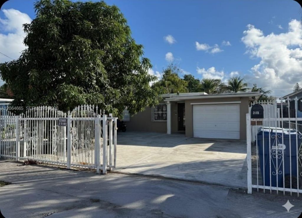2118 NW 86th St, Miami, FL 33147 Photo