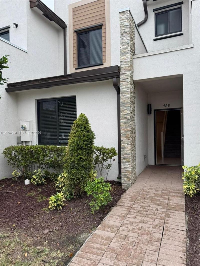 768 NE 206th Ter, Unit 768, Miami, FL 33179 Photo