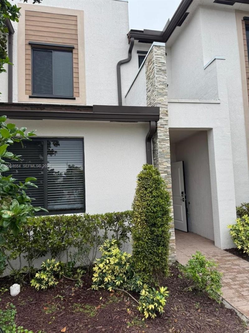 768 NE 206th Ter, Unit 768, Miami, FL 33179 Photo