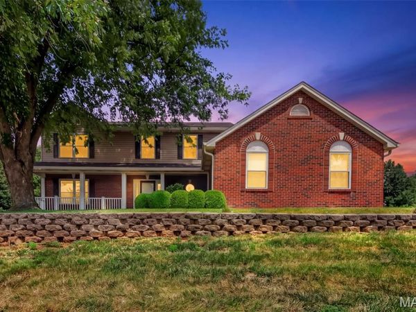 701 Loretta Drive, O'Fallon, MO 63366