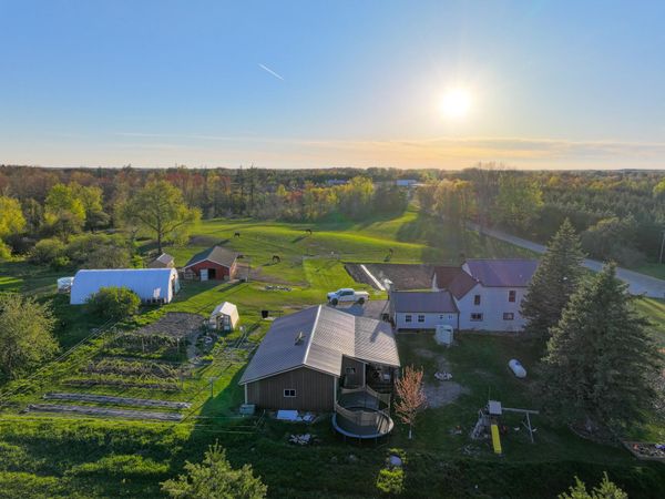 17463 15 Mile Road, Leroy, MI 49655