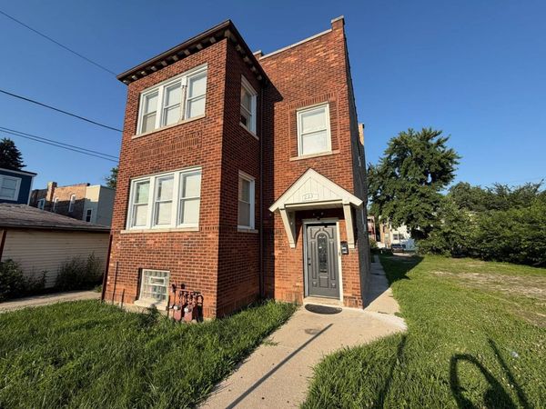 223 N Laporte Avenue , Unit 1, Chicago, IL 60644